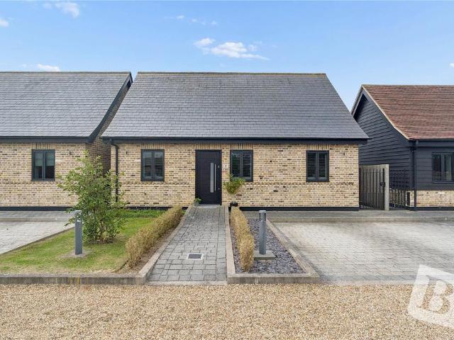 House for sale in South Ockendon, Essex