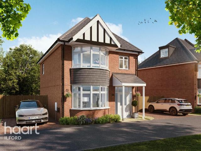 House for sale in Newbury Park, Greater London