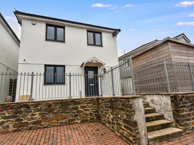 House for sale in Redruth, Cornwall