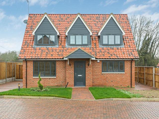 House for sale in Tyttenhanger, Five Acres