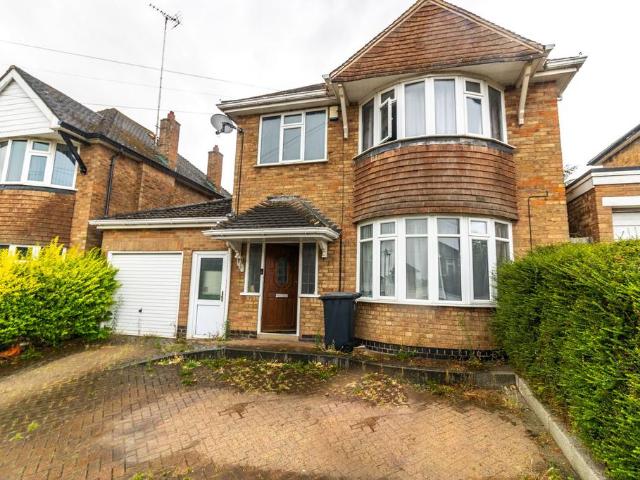 House for sale in Thurnby Lodge, Leicester