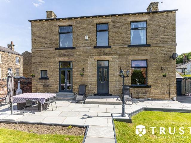 House for sale in Heckmondwike, West Yorkshire