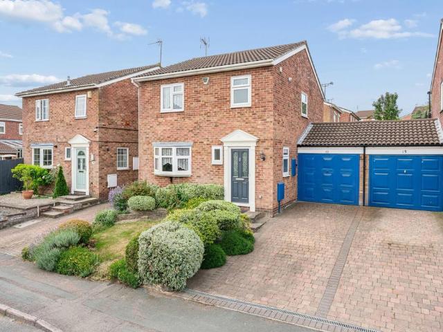 House for sale in Spring Park, Luton