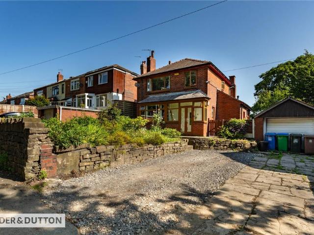 House for sale in Haugh, Burnedge