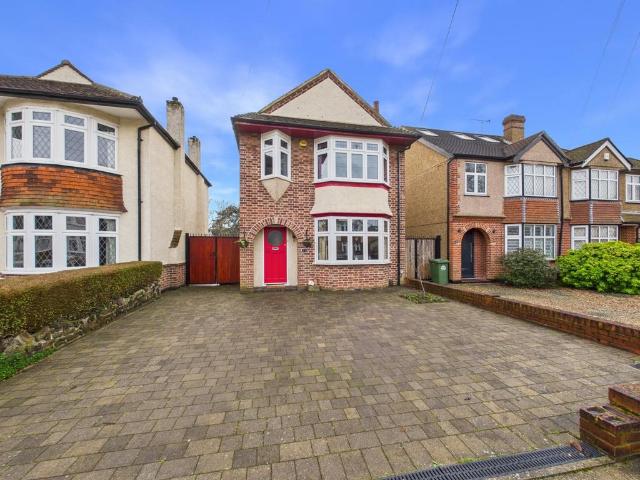 House for sale in Lower Halliford, Surrey