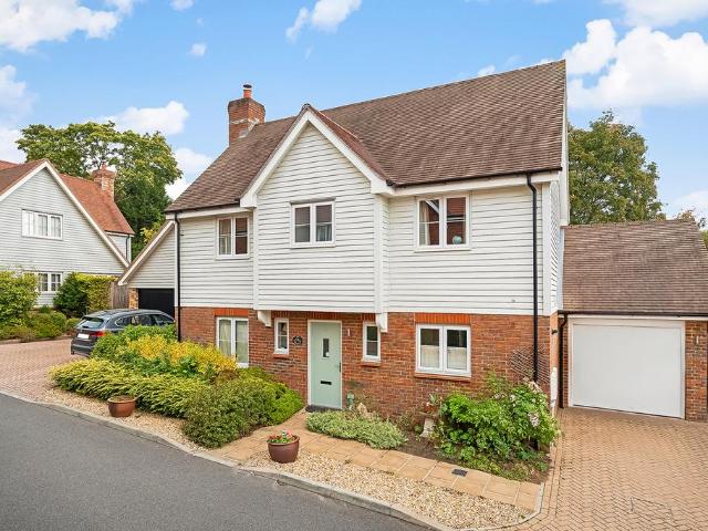 House for sale in Fole, Surrey