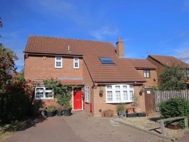 House for sale in Walnut Tree, Milton Keynes