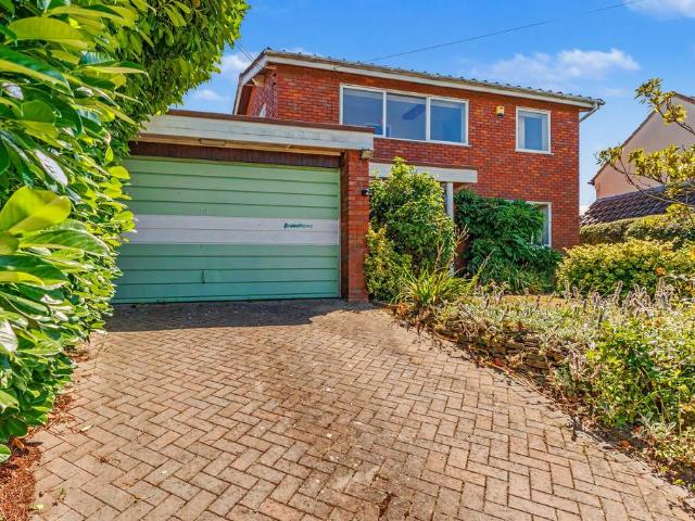 House for sale in Crookhill, Worcestershire