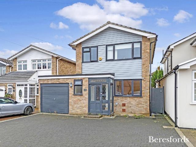 House for sale in Pilgrims' Hatch, Navestock Side