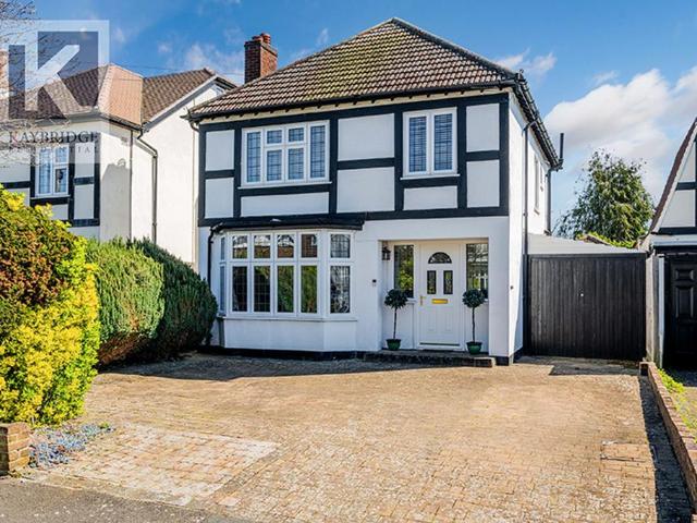 House for sale in Stoneleigh, Ewell