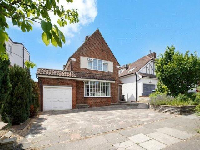 House for sale in Oakwood, Greater London