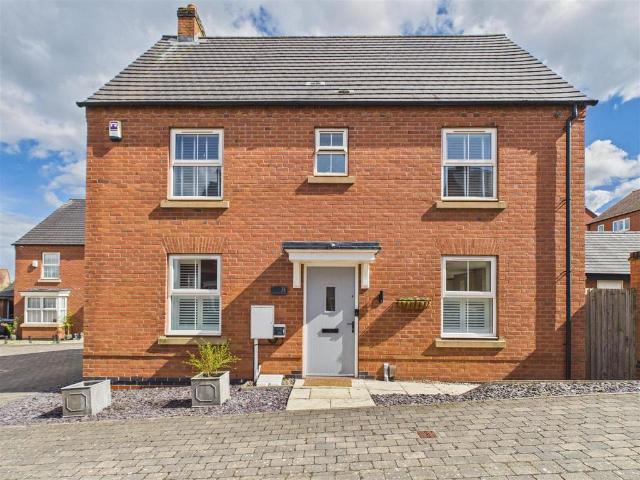House for sale in Castle Donington, Leicestershire