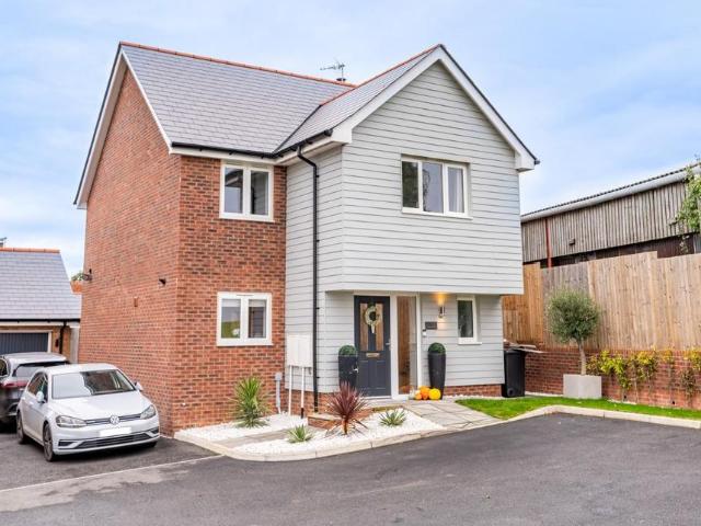 House for sale in Great Easton, Duton Hill