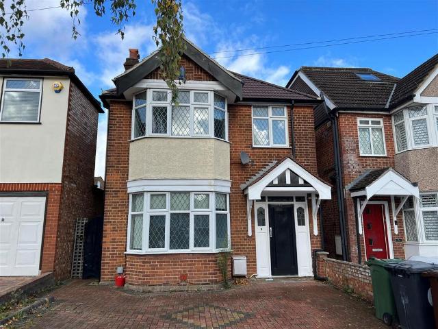 House for sale in Chingford, Greater London