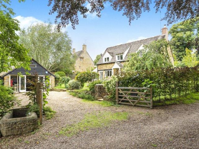 House for sale in Evershot, Oxfordshire
