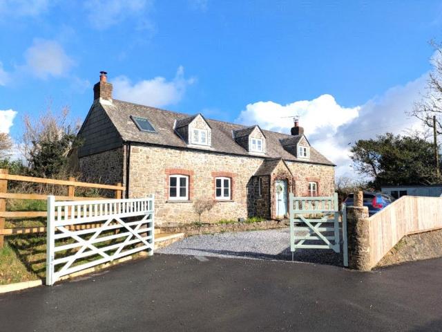House for sale in Llanddewi Velfrey, Narberth
