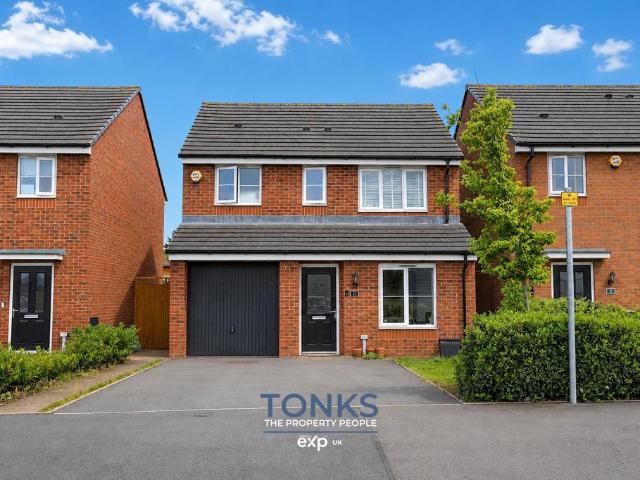House for sale in Halesowen, West Midlands