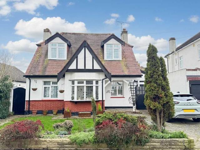 House for sale in Alton Barnes, Essex