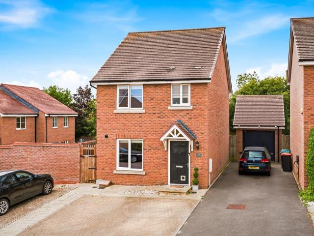 House for sale in Shenley Brook End, Milton Keynes
