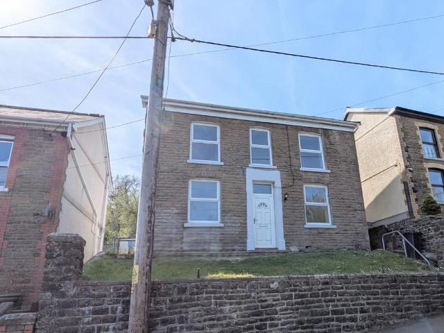 House for sale in Ystalyfera