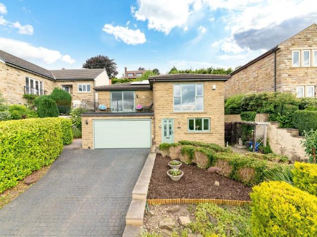 House for sale in Overthorpe, West Yorkshire
