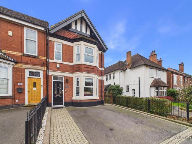 House for sale in Winshill, Beamhurst