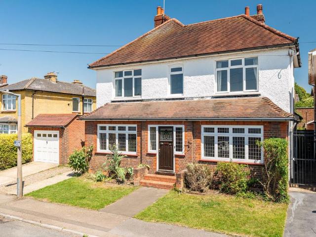 House for sale in Kings Hill, Colliers End