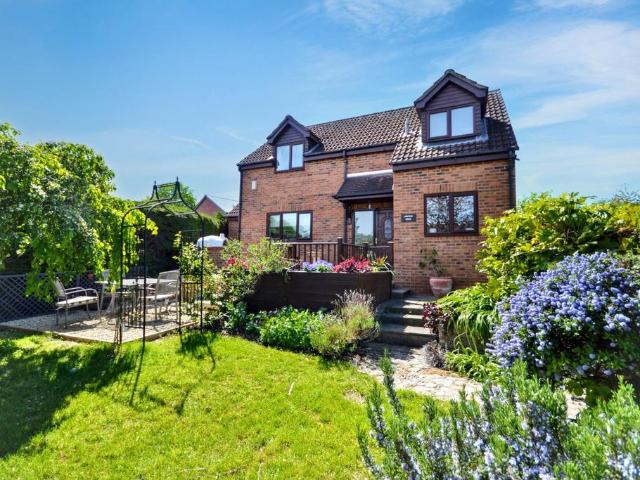 House for sale in Pamington, Gloucestershire