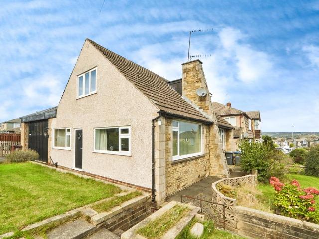 House for sale in Cottingley, West Yorkshire