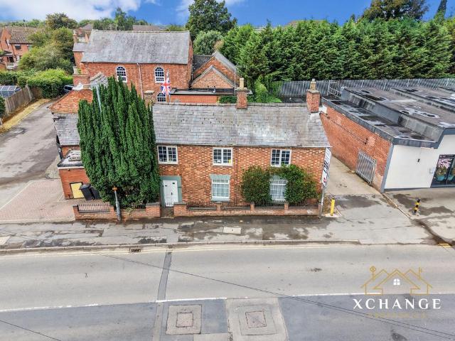 House for sale in Camp Hill, Warwickshire