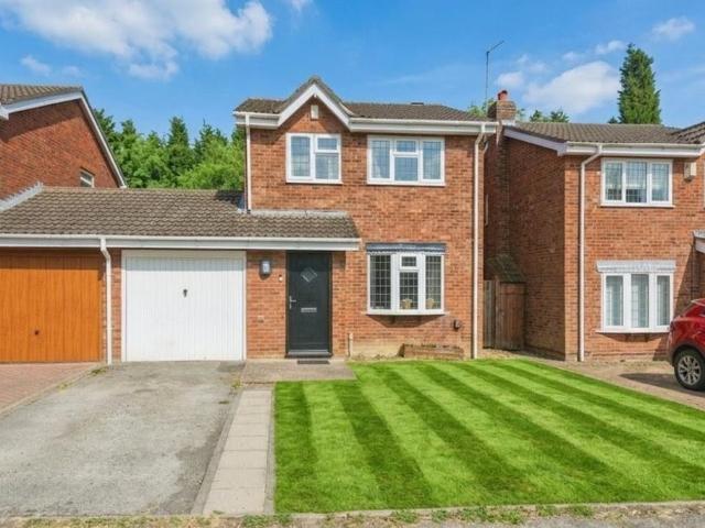 House for sale in Kettlebrook, Staffordshire