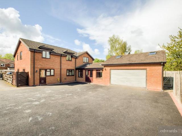 House for sale in Gun Hill, Warwickshire
