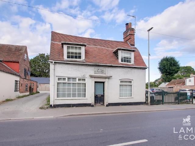 House for sale in Dale Hill, Essex