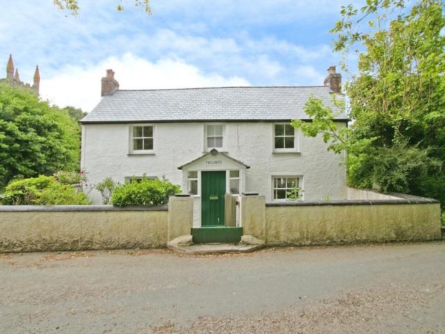 House for sale in Mount Ambrose, Cornwall