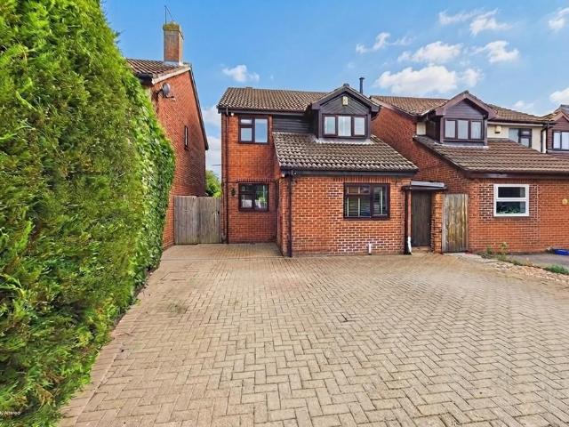 House for sale in Barton In Fabis, East Midlands