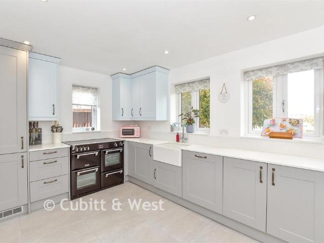 House for sale in Stockbridge, Chichester