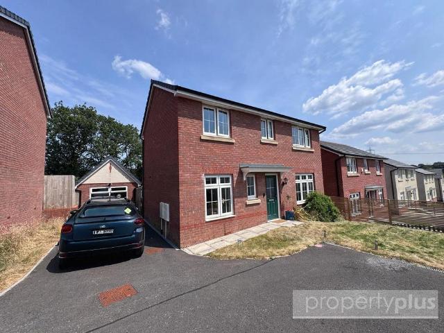 House for sale in Tonyrefail, Coedely