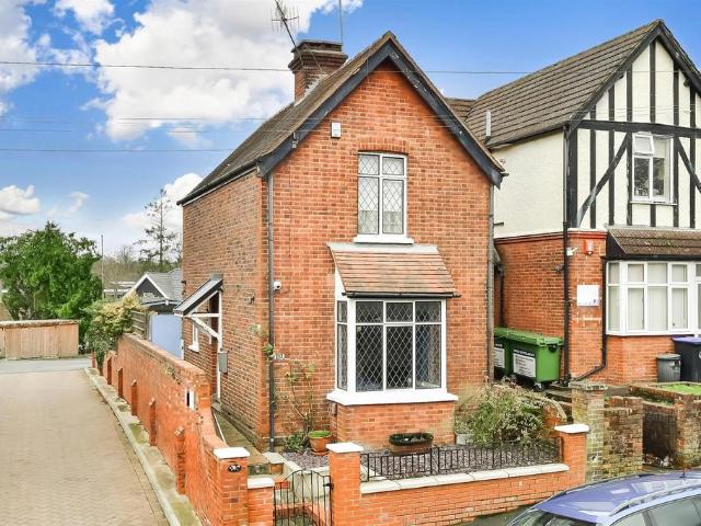 House for sale in Pachesham Park, Surrey