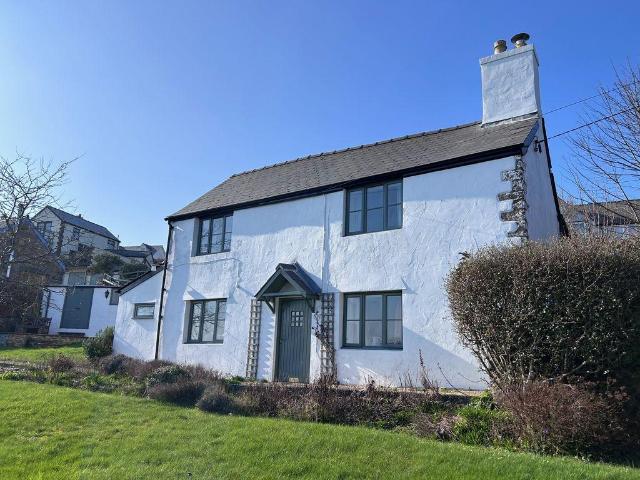 House for sale in Bromsberrow Heath, Gloucestershire