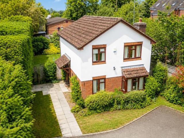House for sale in Ewens Farm, Golden Valley