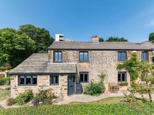 House for sale in Overthorpe, Briestfield