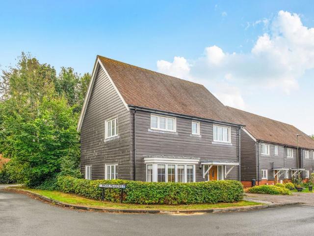 House for sale in Littlecote, West Sussex