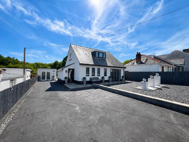 House for sale in Llanedi, Tycroes