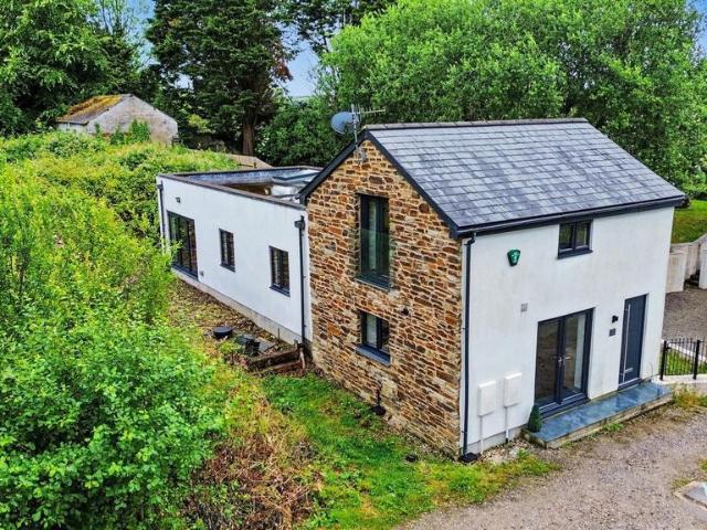 House for sale in Lee Mill, Strode
