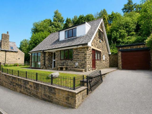 House for sale in Walsden, West Yorkshire
