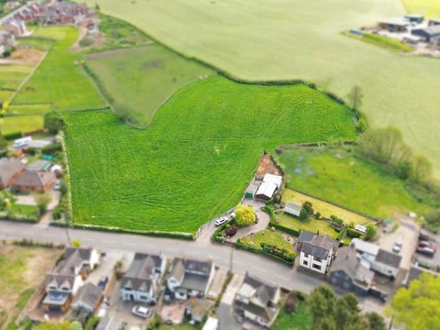 House for sale in Woodseaves, Baswich