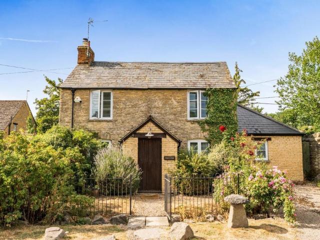 House for sale in Black Bourton, Oxfordshire