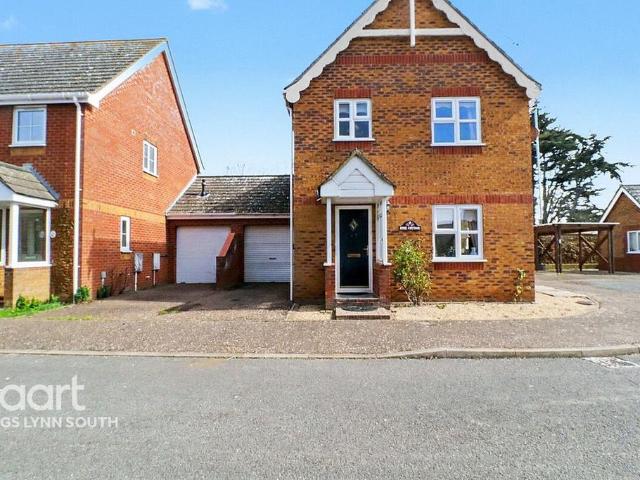 House for sale in Hunstanton, Brookville