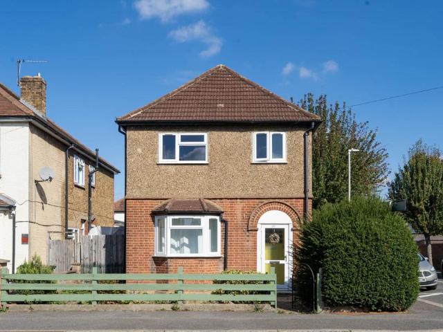 House for sale in Royal Borough of Kingston upon Thames, Greater London