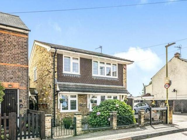 House for sale in North Watford, Hertfordshire